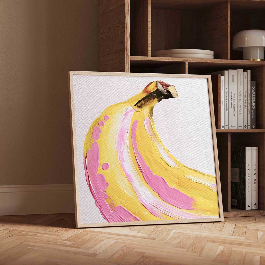 Banaan met roze accenten – moderne wandkunst met kleur en vormen als poster