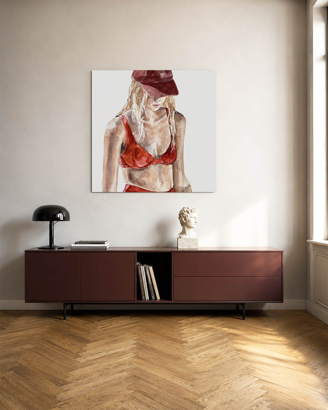 Vrouw in rood kunstwerk – tweede productweergave – dit werk toont een vrouw in een rode outfit en pet, met zachte