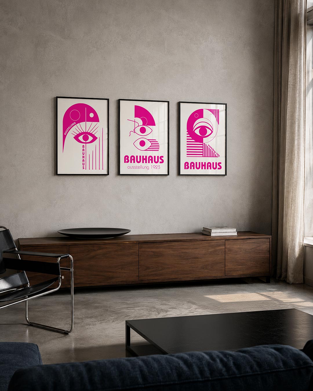 Oog en lijnen driedelige posterset – felroze vormen en lijnen creëren een dynamisch spel rond een centraal oog. Cirkelvormen