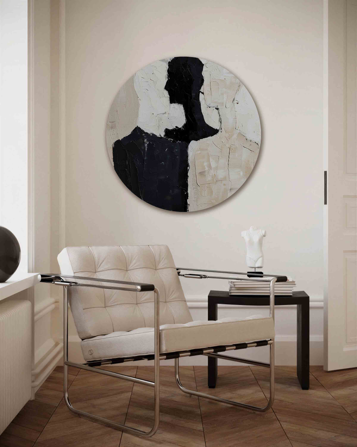 Silhouetten in zwart en beige – abstracte muurcirkel als ronde wanddecoratie
