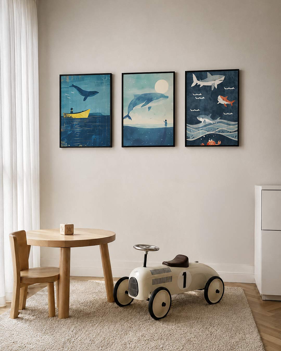 Zee en lucht posterset – tweede productweergave – een blauwe walvis zweeft boven een gele boot op een