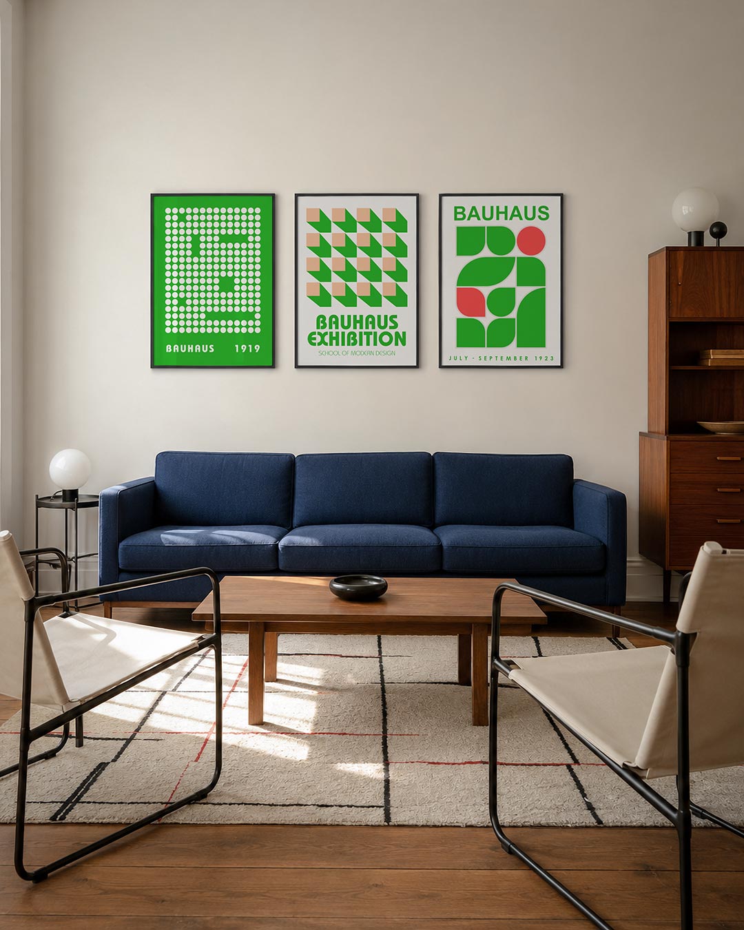 Cirkelpatroon ritme posterset – derde productweergave – een levendige groene achtergrond met een patroon van witte cirkels.