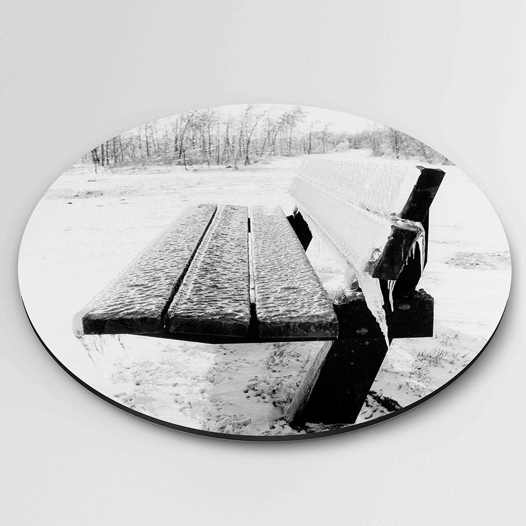 Bevroren bankje – muurcirkel fotografie als moderne wanddecoratie