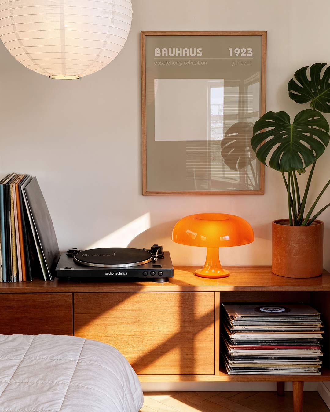 Lijnen en vlakkenspel – geometrische Bauhaus poster in staand formaat