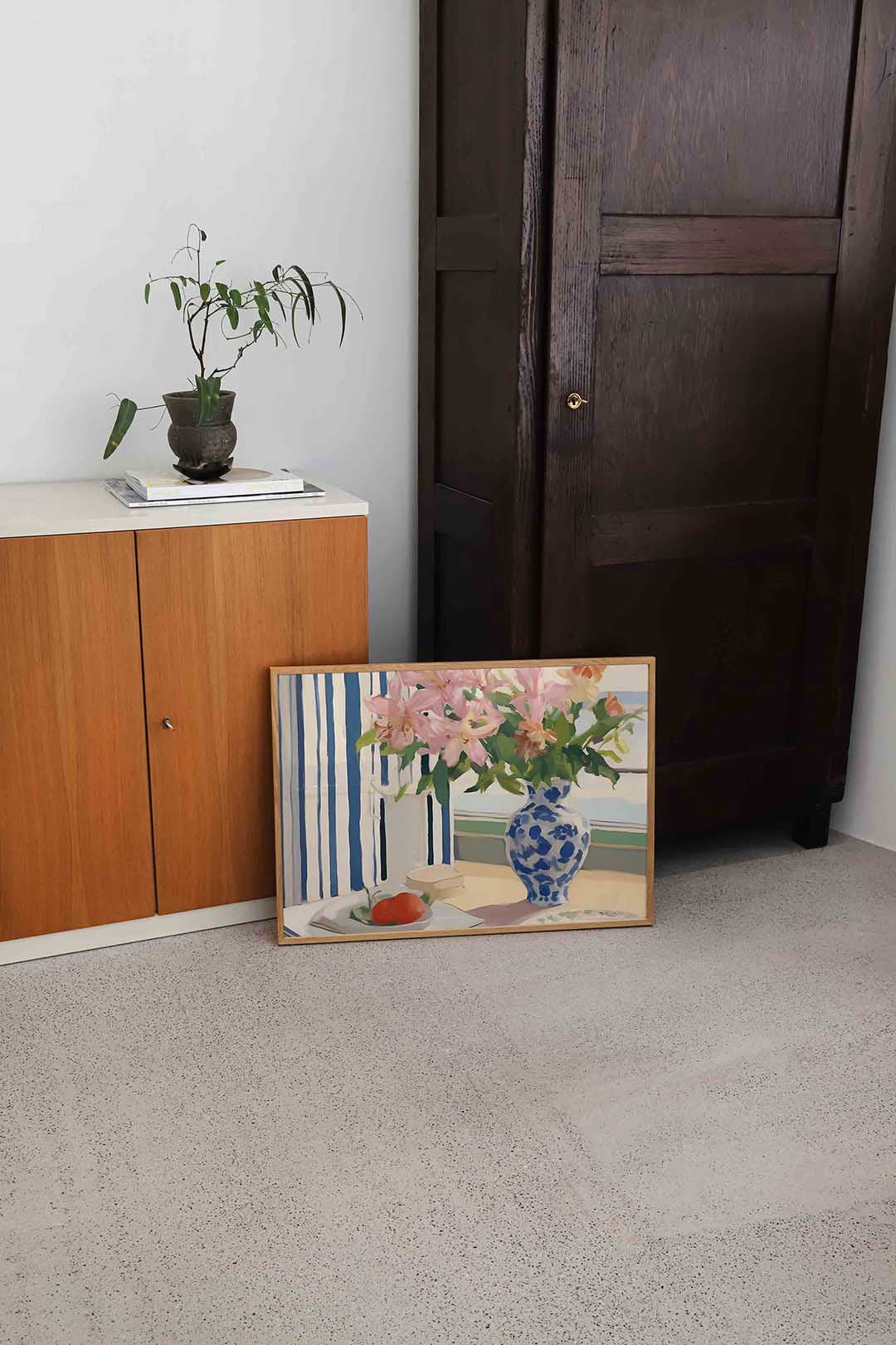 Bloemen en vaas bij raam – bloemen wandkunst als landscape poster