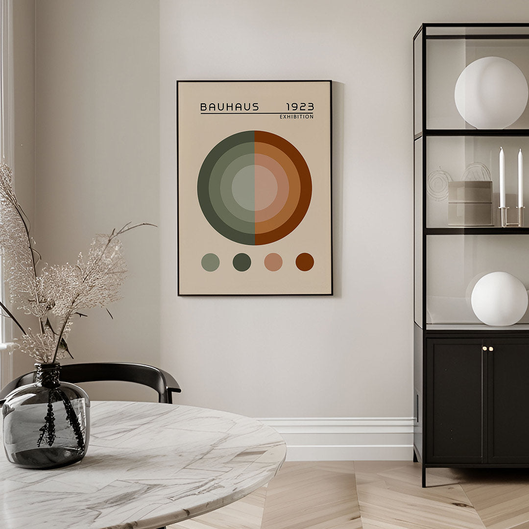Cirkelvormen en kleuren – geometrische Bauhaus poster in staand formaat