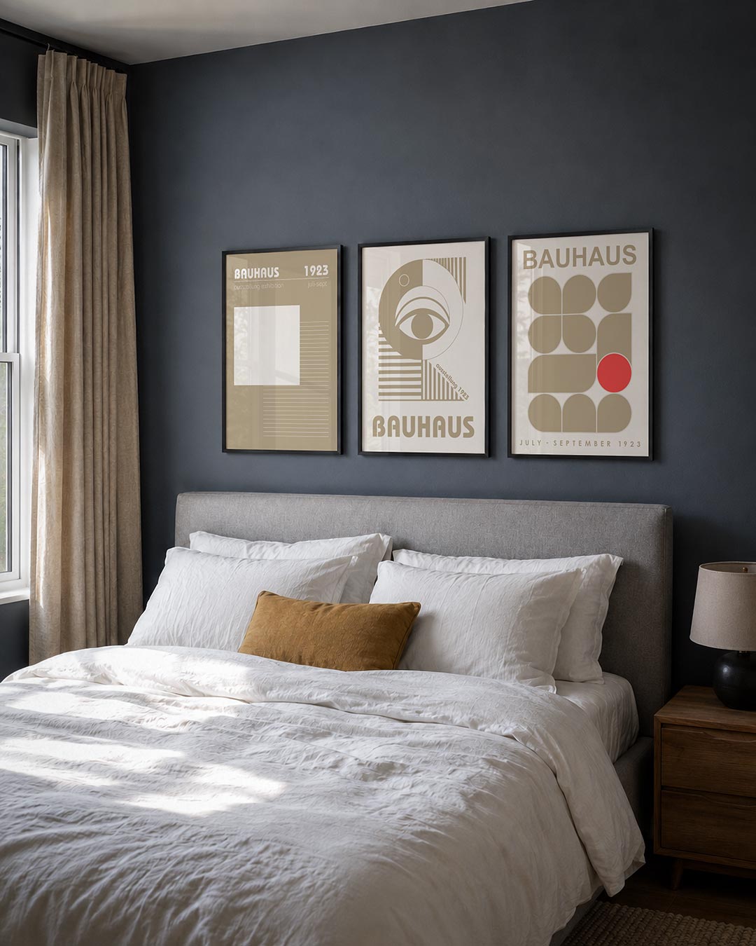Lijnen en vlakte posterset – derde productweergave – deze posterset in drie delen speelt met een groot wit vlak links en
