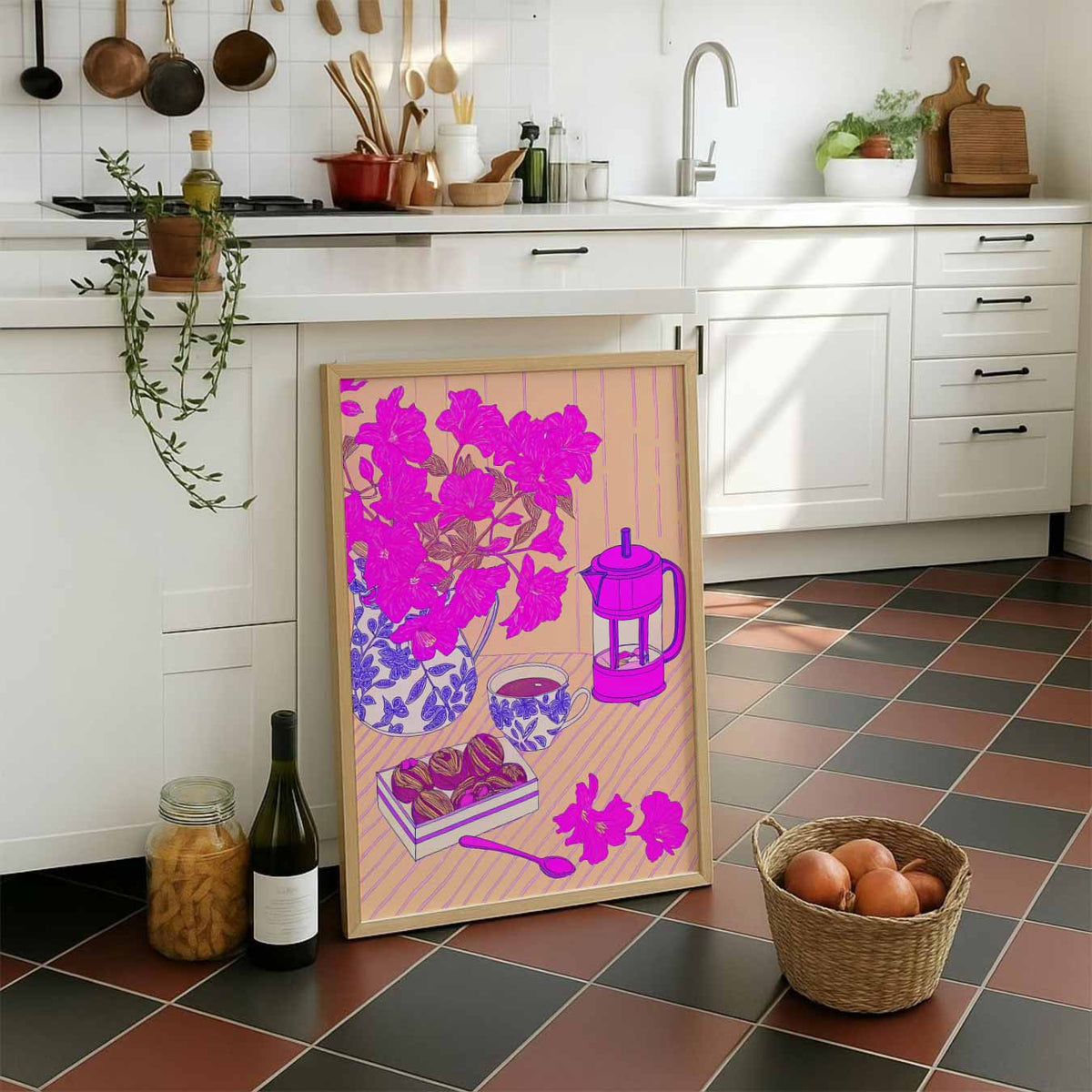 Roze Bloemen en Koffie Moment – staande muurposter voor keuken of eethoek
