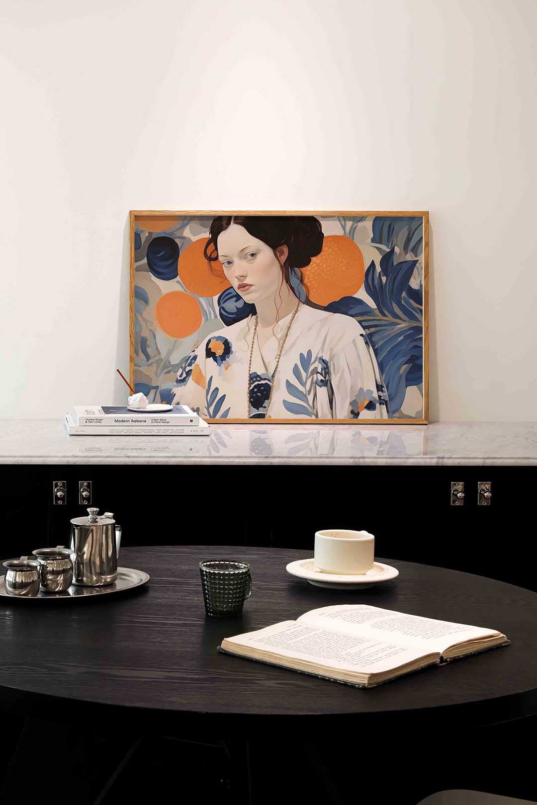 Vrouw met oranje en blauwe accenten – portret poster in liggend formaat