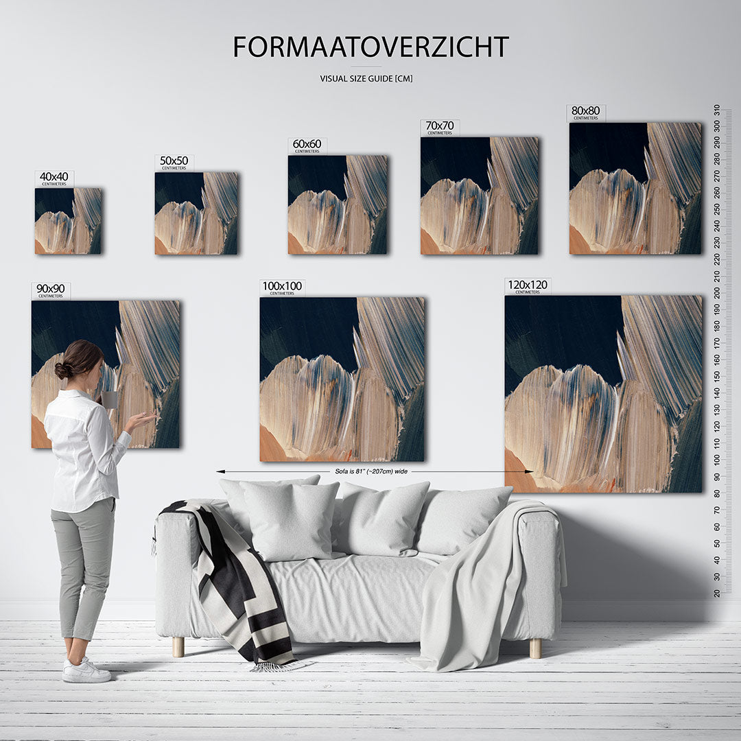 Abstracte kunstwerk – dit kunstwerk toont vloeiende penseelstreken in blauw en beige, met subtiele oranje accenten. De
