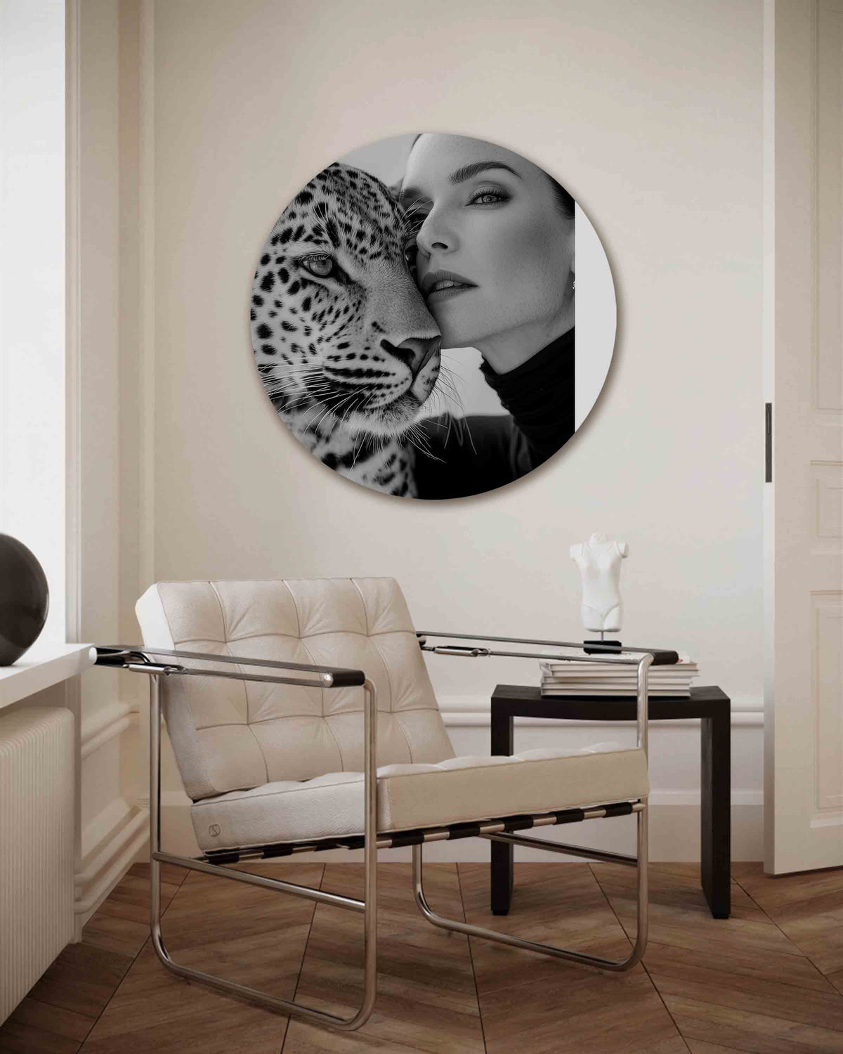 Vrouw en luipaard – Pop Art muurcirkel als ronde wanddecoratie