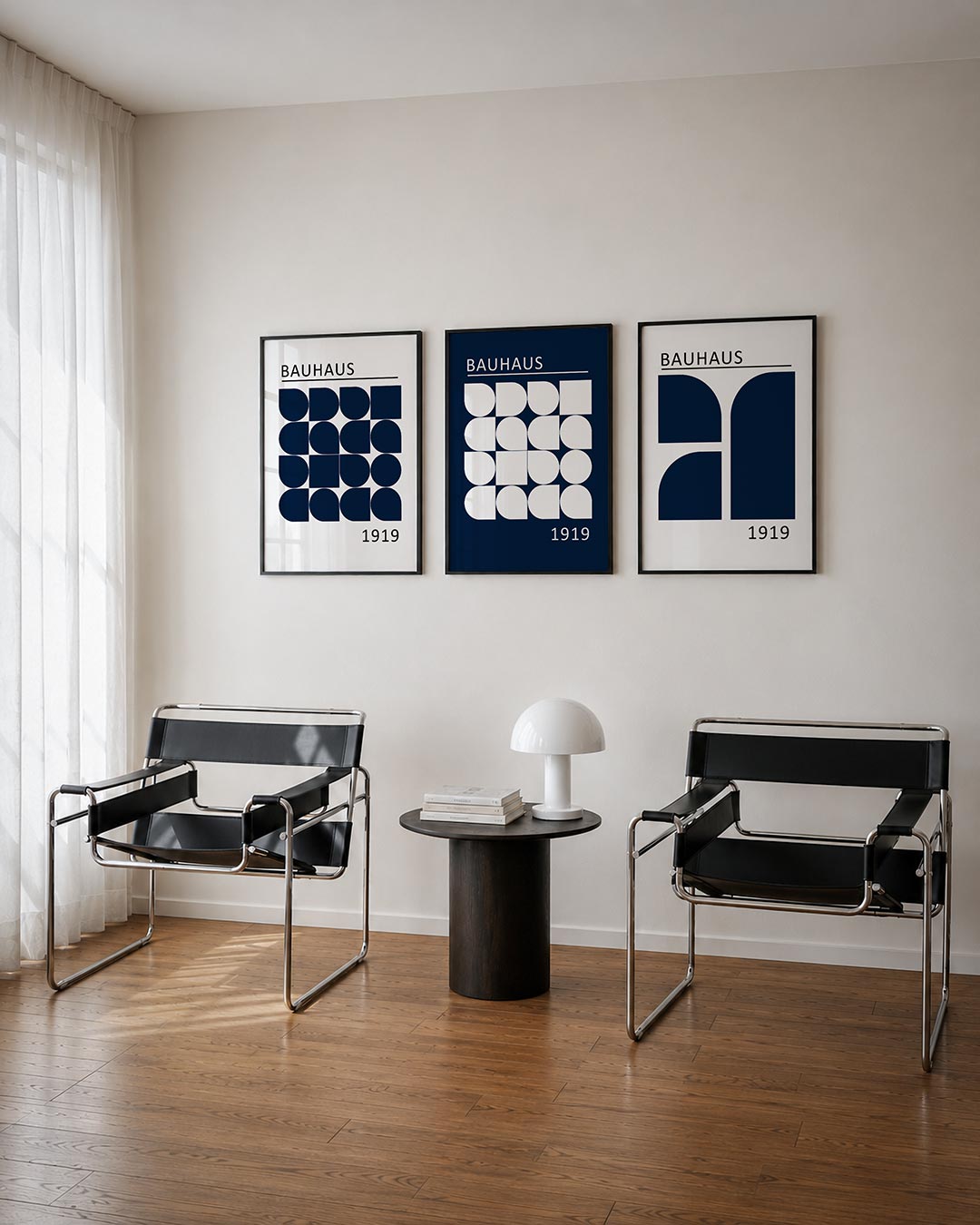 Vormenspel en ritme driedelige posterset – deze posterset in drie delen toont een dynamisch spel van donkerblauwe