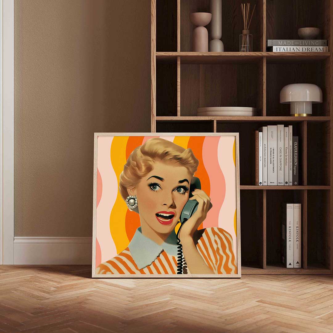 Vrouw met telefoon – kleurrijke Pop Art poster in vierkant formaat