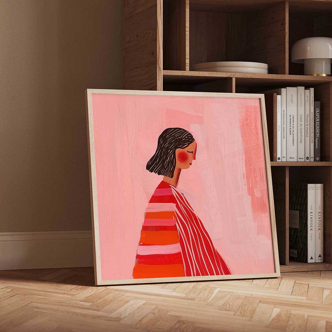 Vrouw met gestreepte kleding – vierkante portret wanddecoratie van WallArtistic