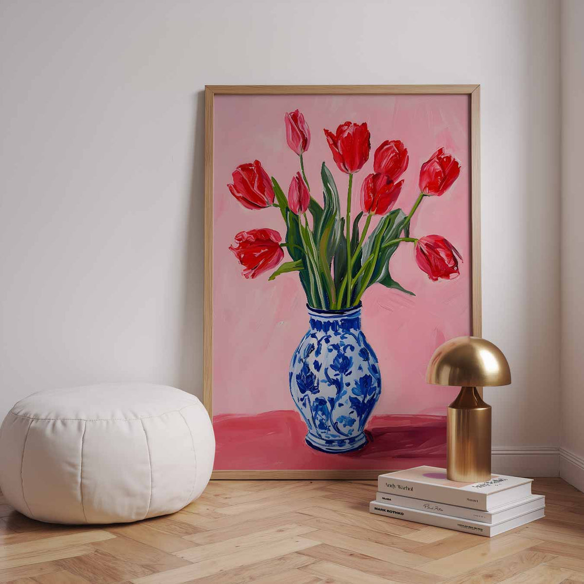 Vrolijke Tulpen in Blauw Witte Vaas – urban poster in staand formaat
