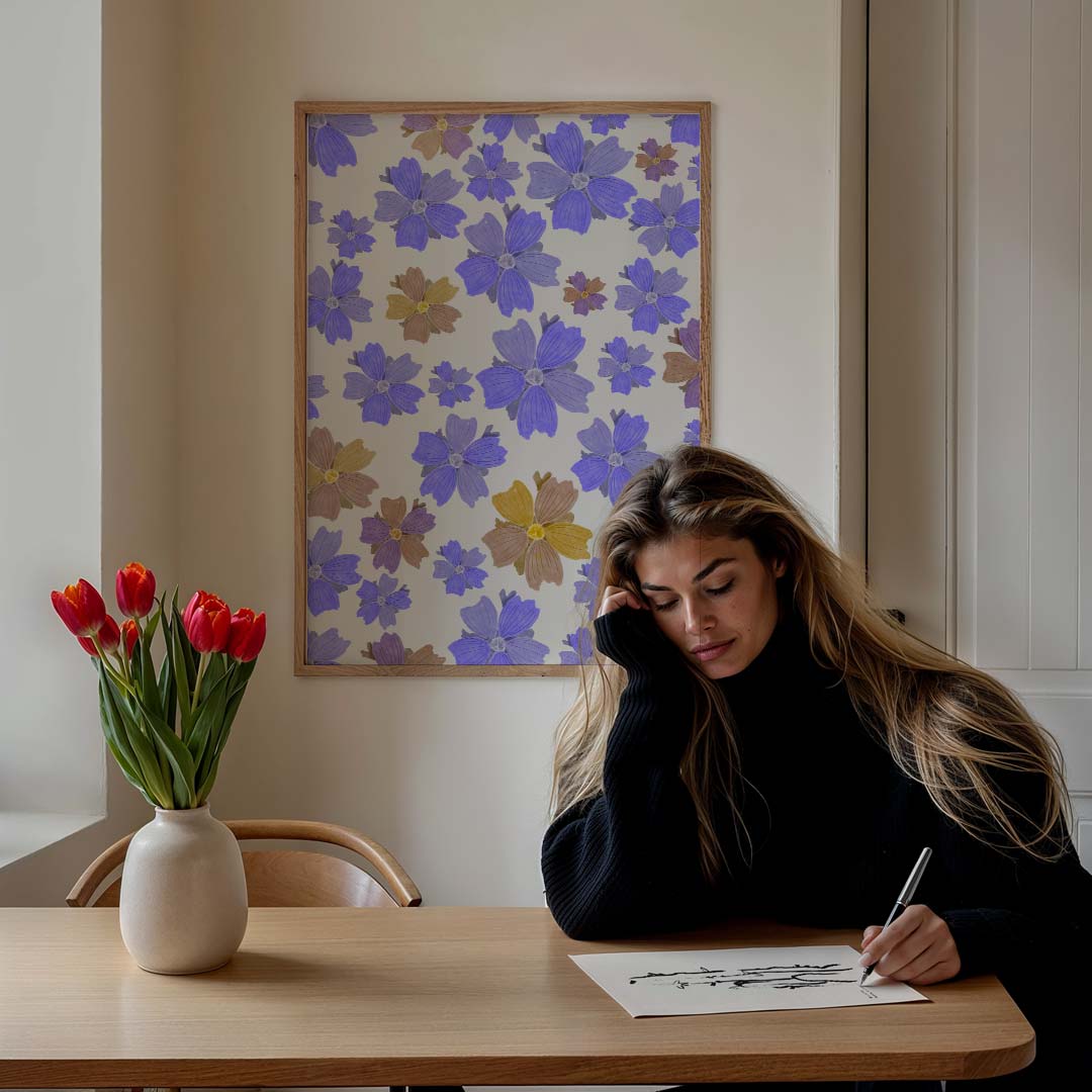 Bloemenpracht in Blauw – staande muurposter voor een modern interieur