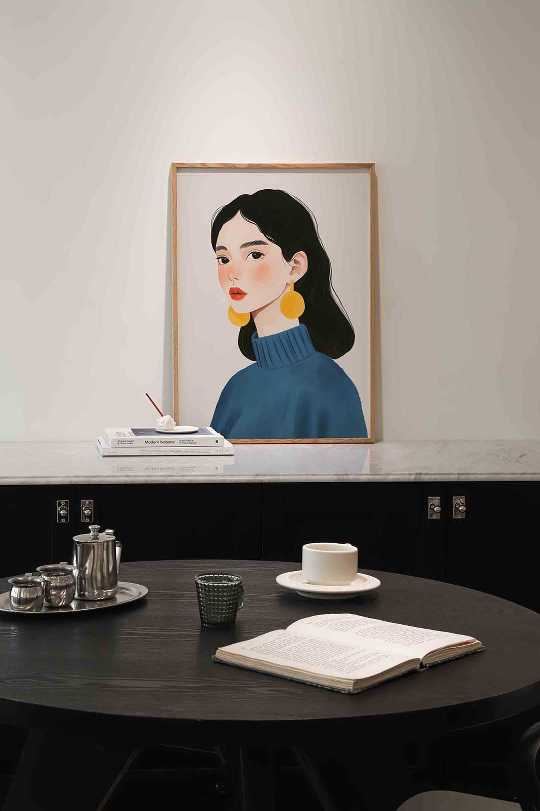 Portret met gele oorbellen – moderne poster in staand formaat
