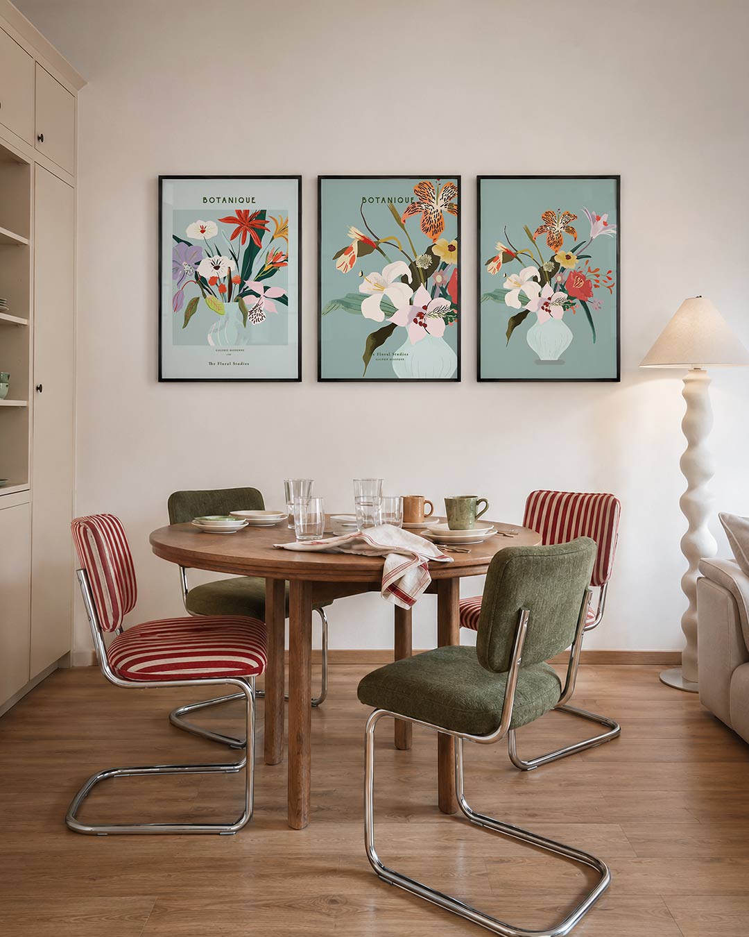 Bloemrijke vormen driedelige posterset – deze posterset in drie delen toont een levendig boeket met