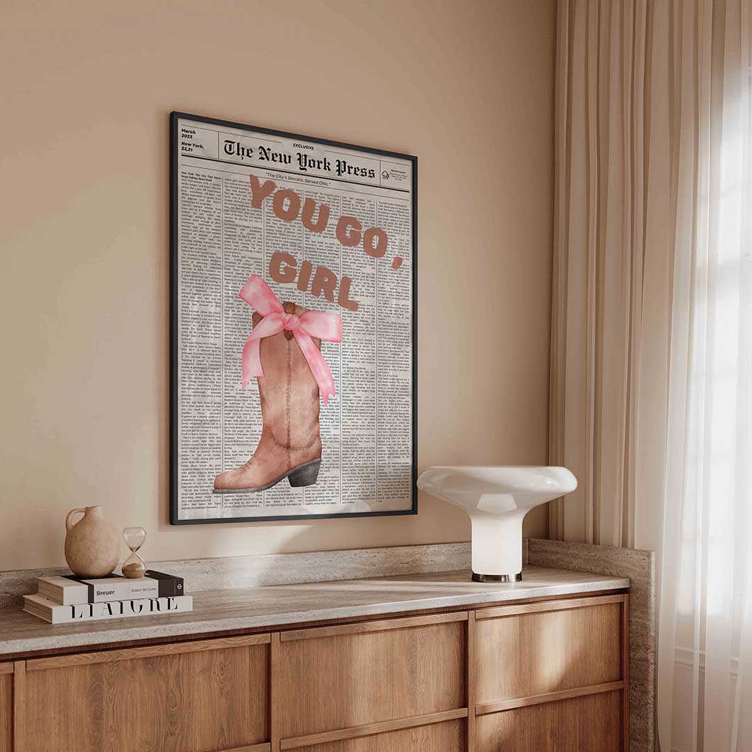 Laars met strik en tekst – kleurrijke Pop Art poster in staand formaat