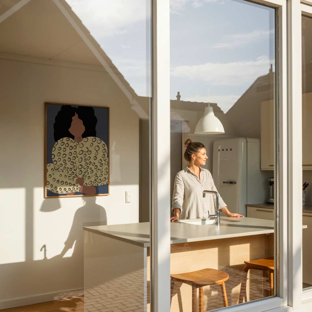 Dromerige Vrouwelijke Abstractie – vrouwelijke portretposter in staand formaat