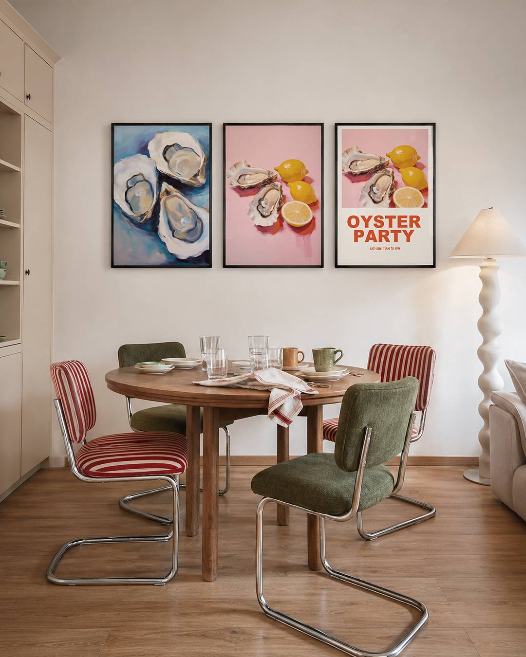 Zee en schelpen – deze driedelige postercombinatie toont zachte, vloeiende vormen van schelpen