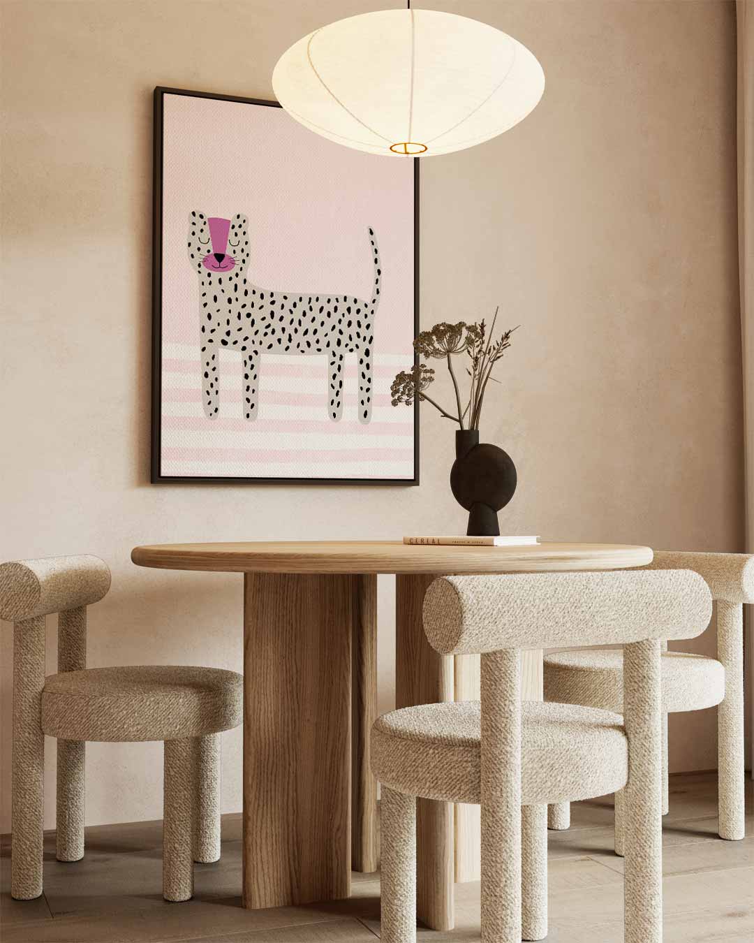 Schattige Roze Luipaard Illustratie – staand kunstwerk voor modern interieur