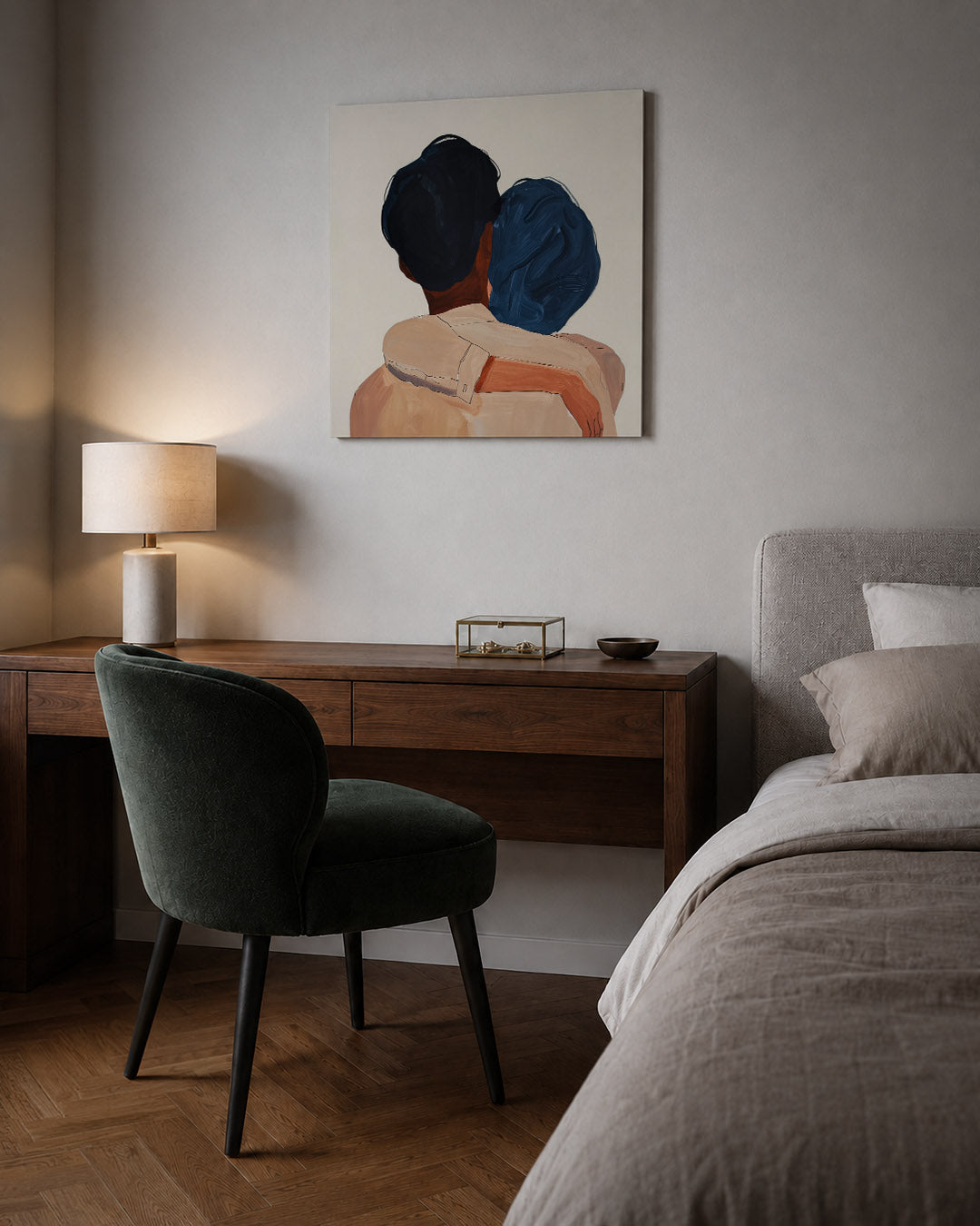 Intieme omhelzing kunstwerk – sfeerbeeld – dit werk toont een intieme omhelzing van twee figuren, met vloeiende lijnen en