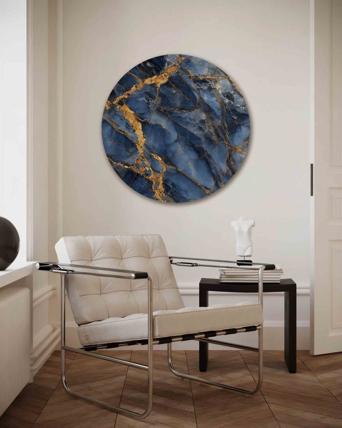 Blauwe en gouden aderen – abstracte muurcirkel als ronde wanddecoratie