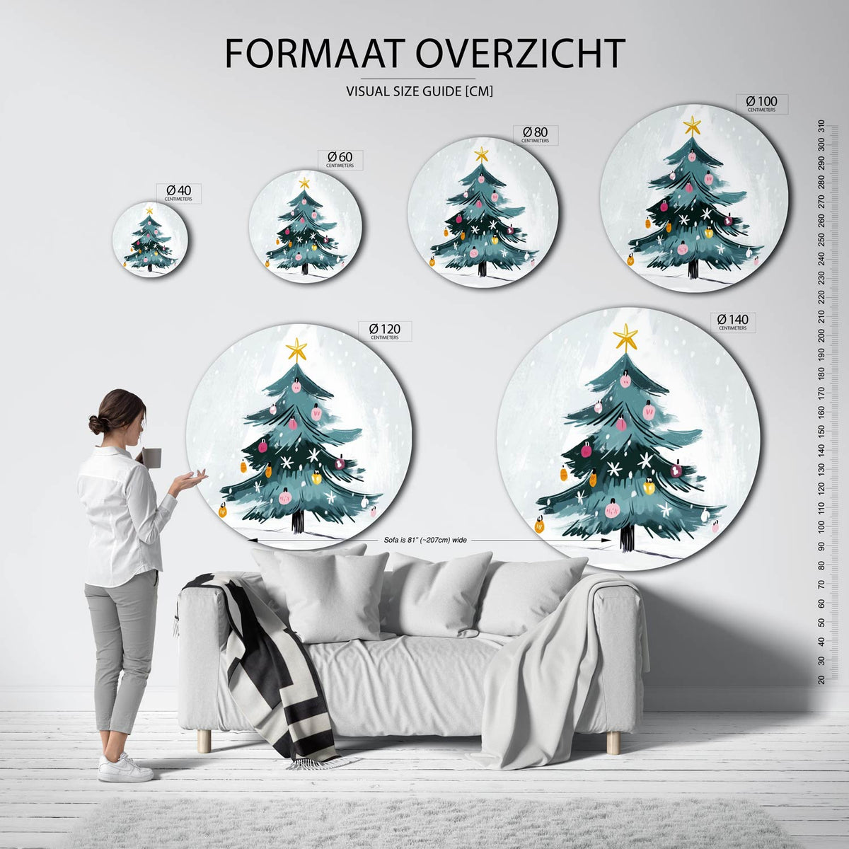 Kerstboom met versiering Muurcirkel – extra productweergave – Een groene kerstboom met kleurrijke ballen en een gele ster.