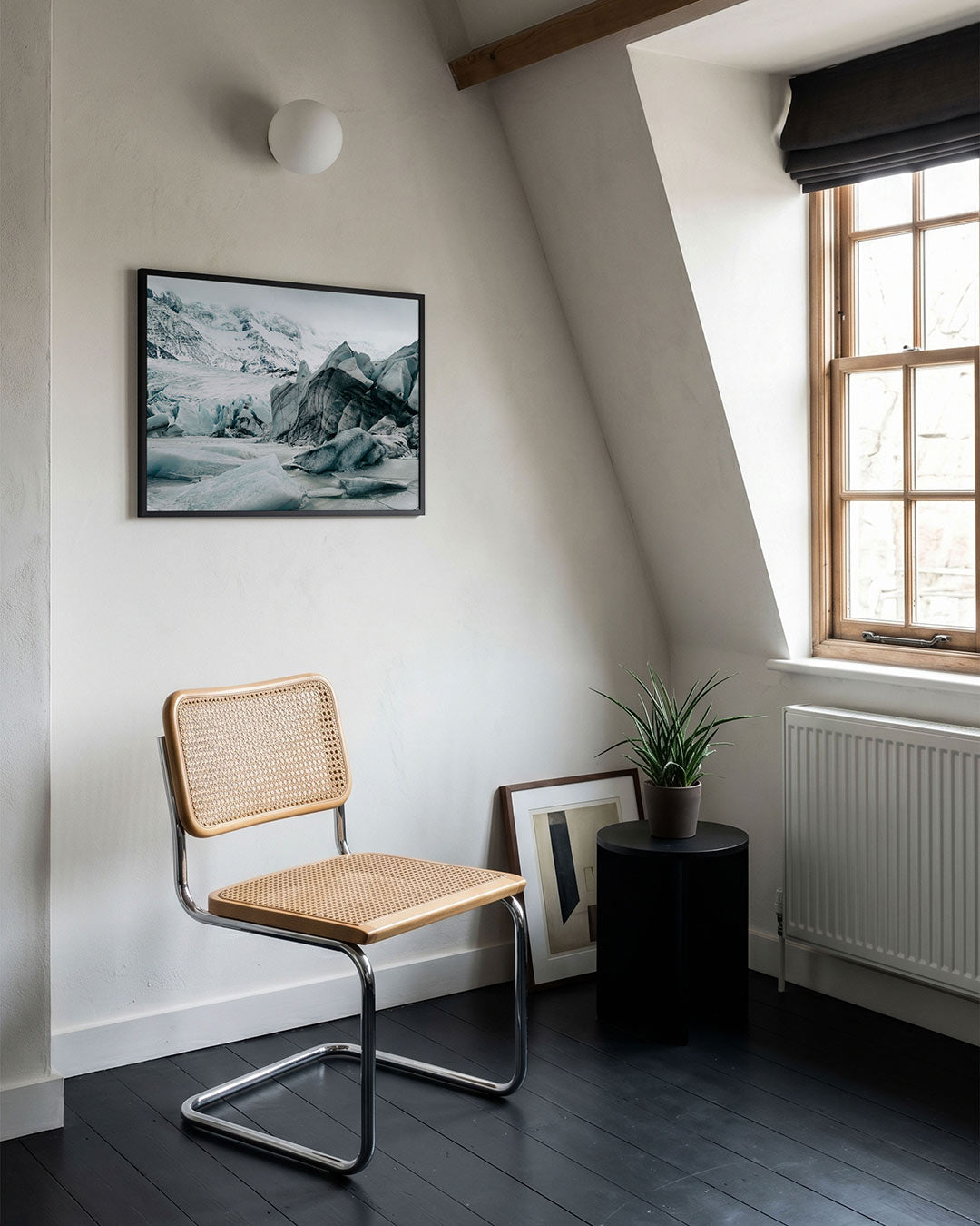 Ijslandschap met gletsjer poster – tweede productweergave – een indrukwekkend ijslandschap met scherpe, grillige vormen en