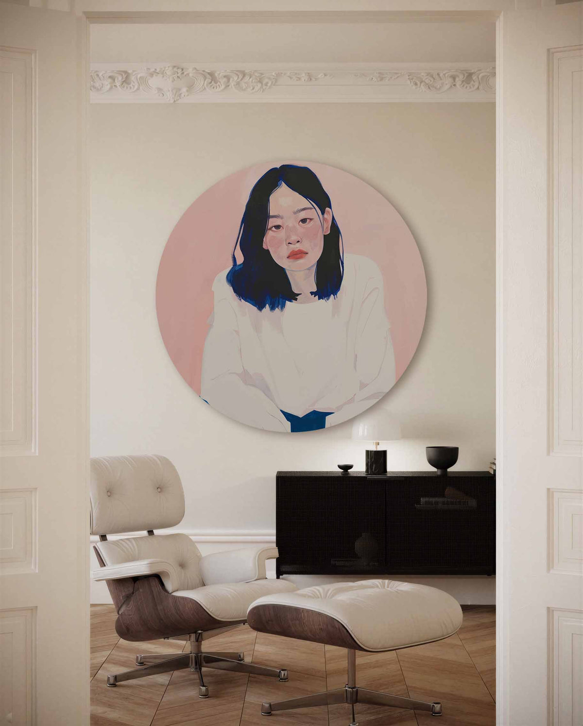 Portret met roze achtergrond – muurcirkel met kleur en vormen voor aan de muur