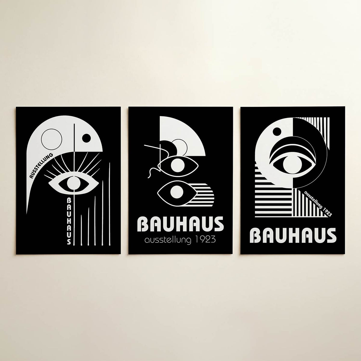 Oog en lijnen posterset – detailweergave – zwart-wit compositie met een groot oog centraal. Strakke lijnen en cirkels creëren