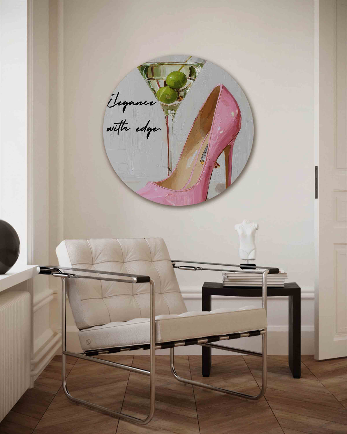 Martini en roze pump – Pop Art muurcirkel als ronde wanddecoratie