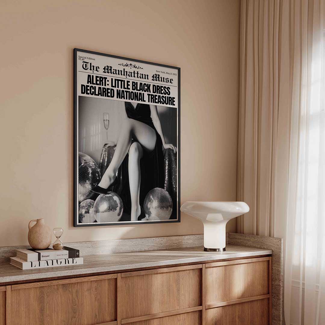 Little black dress – kleurrijke Pop Art poster in staand formaat