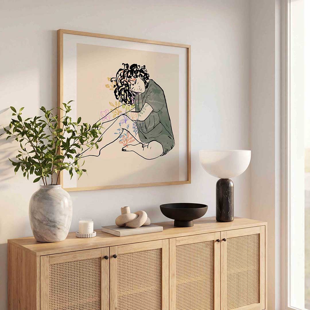 Zittende figuur met bloemen – kleurrijke poster in vierkant formaat