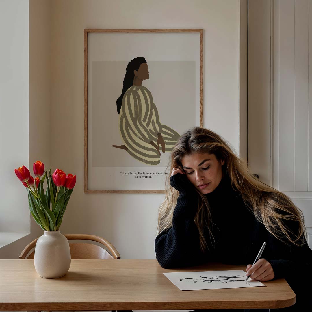 Inspirerende Vrouwelijke Energie – staande vrouwelijke wanddecoratie van WallArtistic