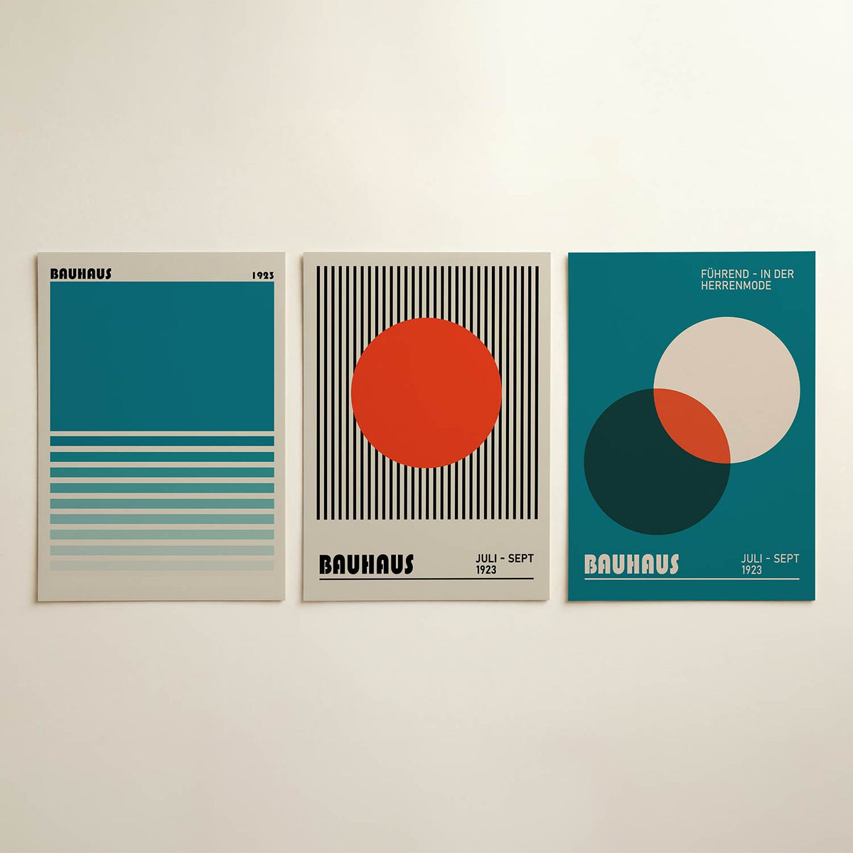 Kleurvlakken en lijnen posterset – detailweergave – deze posterset in drie delen toont een groot blauw vlak bovenaan met