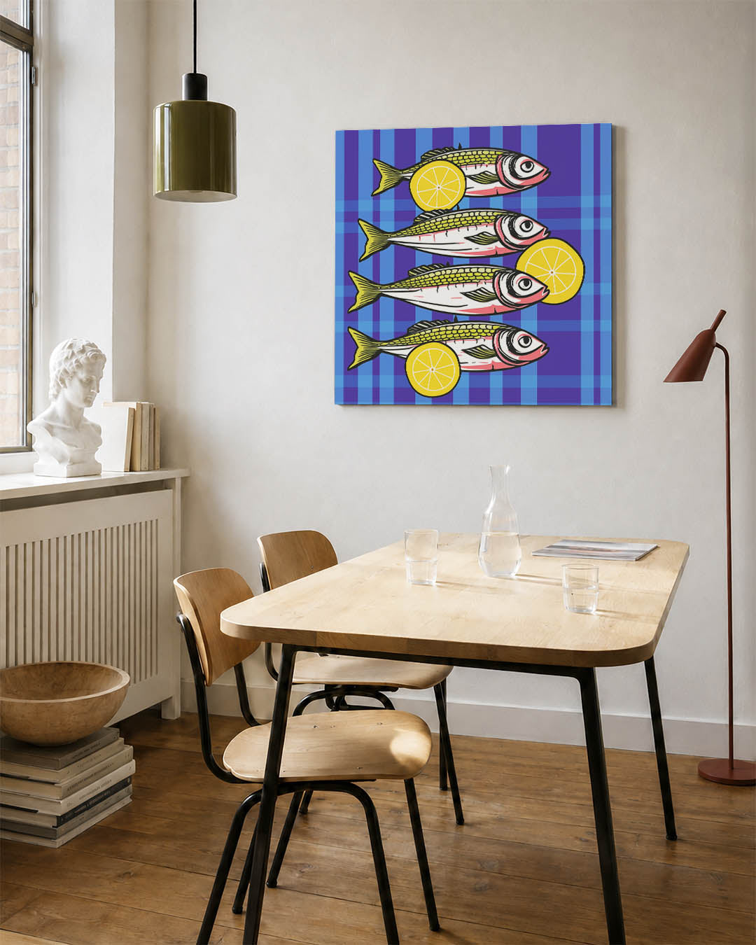 Vissen en citroenen kunstwerk – detailweergave – dit werk toont vier gestileerde vissen met citroenschijven op een blauw
