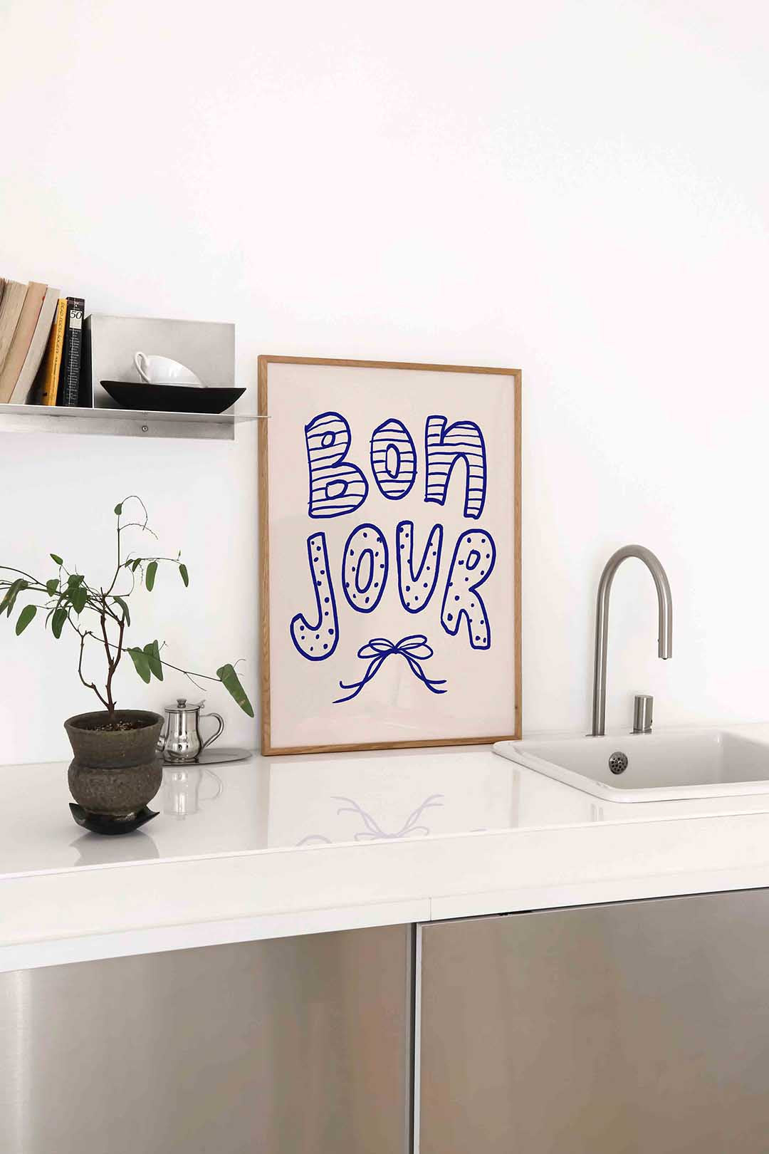 Bonjour typografie – staande keuken wanddecoratie van WallArtistic