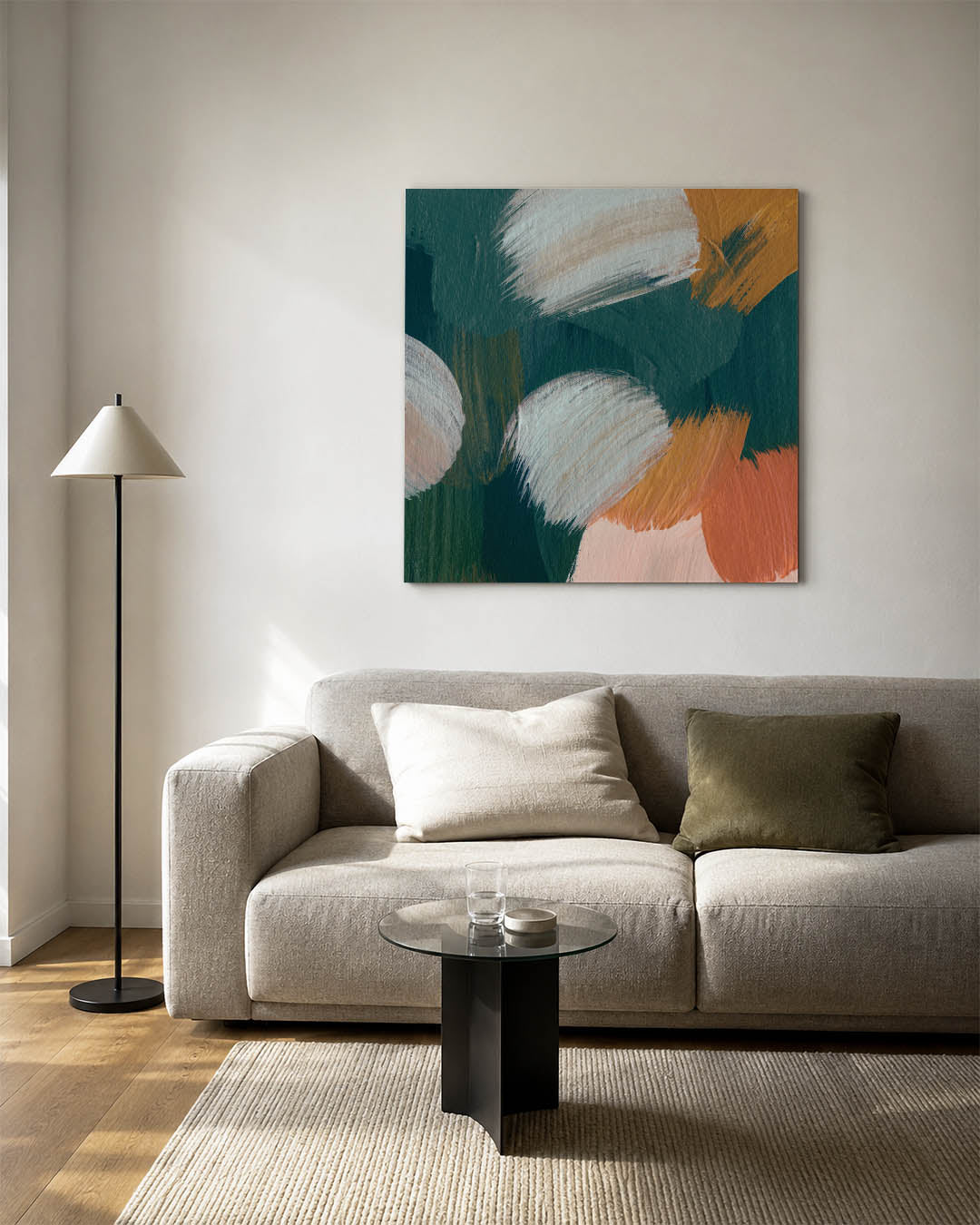 Kleurencompositie kunstwerk – detailweergave – dit werk toont een levendige mix van penseelstreken in blauw, oranje en beige.