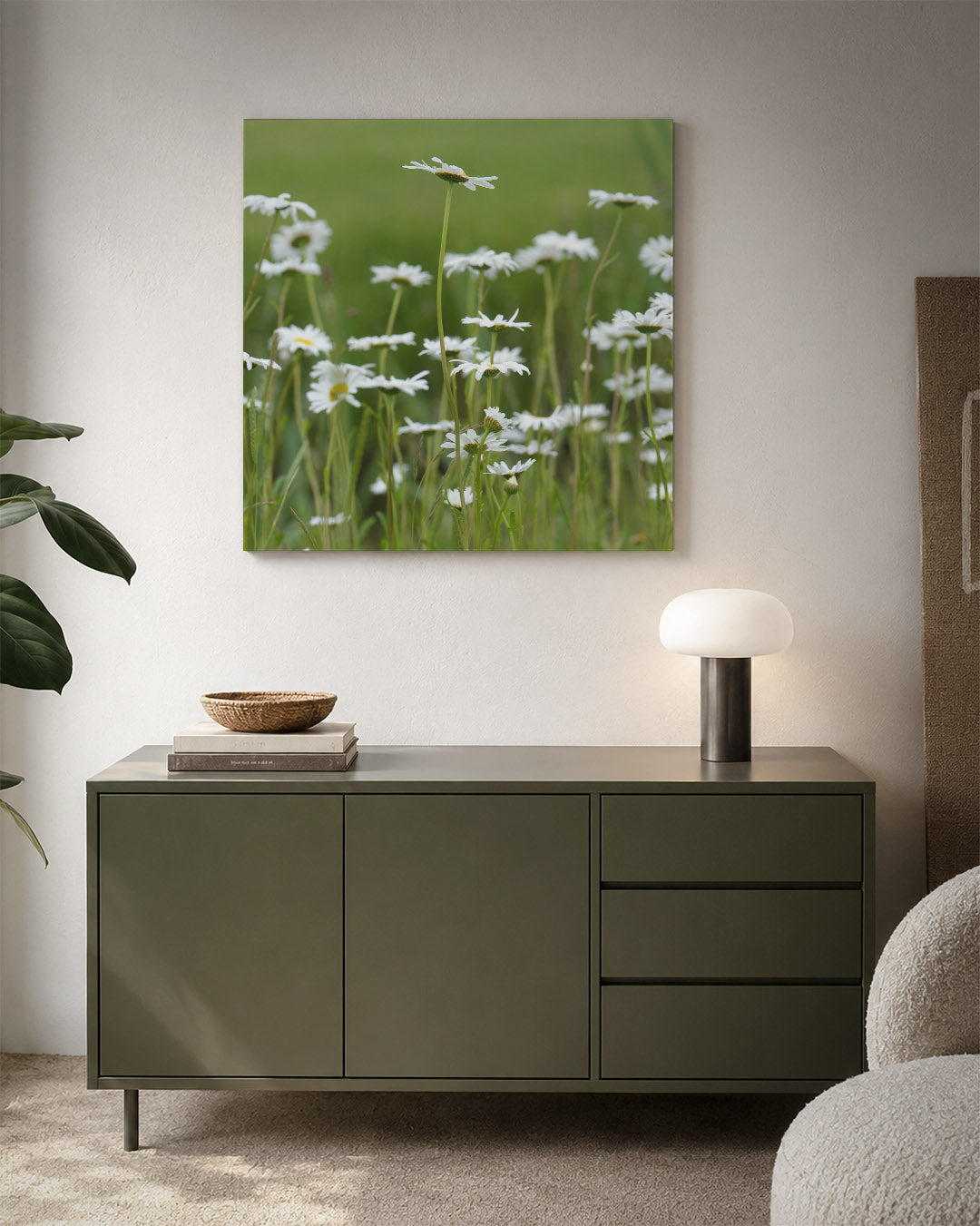 Bloemenweide kunstwerk – detailweergave – deze kunstwerk toont een weelderige weide vol witte bloemen tegen een groene