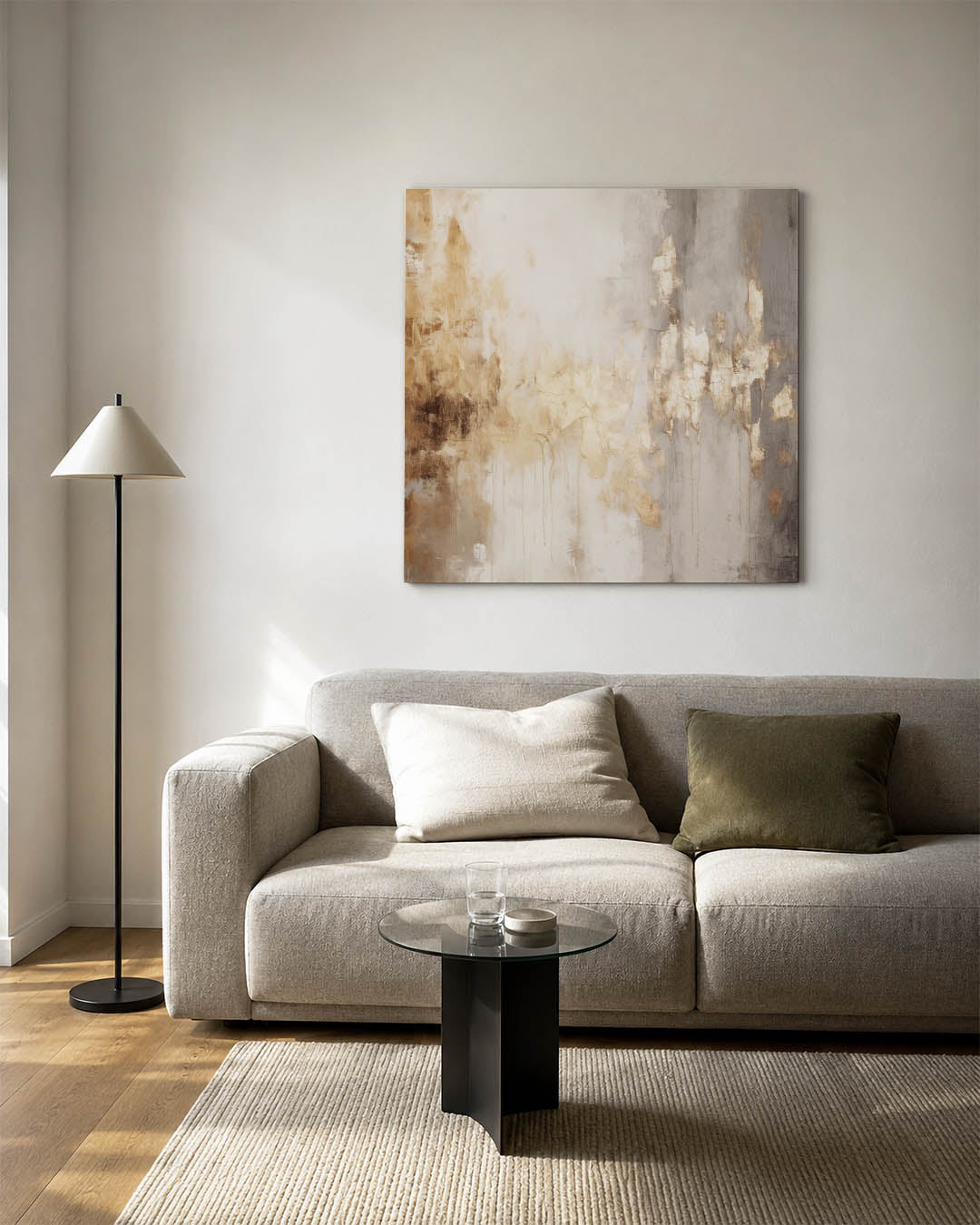 Gelaagde texturen kunstwerk – vierkante wanddecoratie – dit werk toont een spel van beige en grijs met subtiele gouden