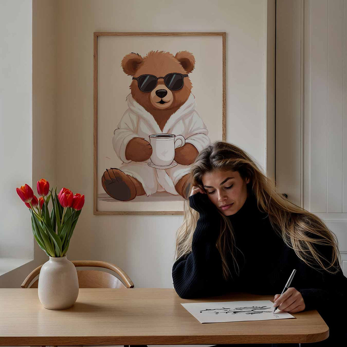 Chillende Beer met Koffie – staande muurposter voor de kinderkamer