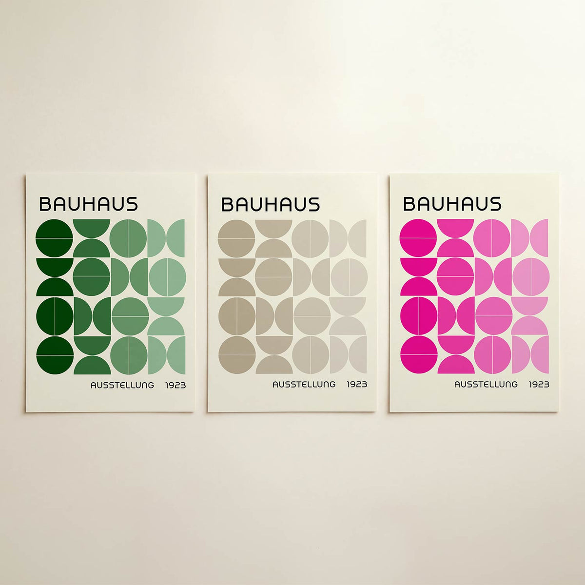 Vorm en kleur posterset – detailweergave – deze posterset in drie delen toont een speelse ordening van groene cirkels en