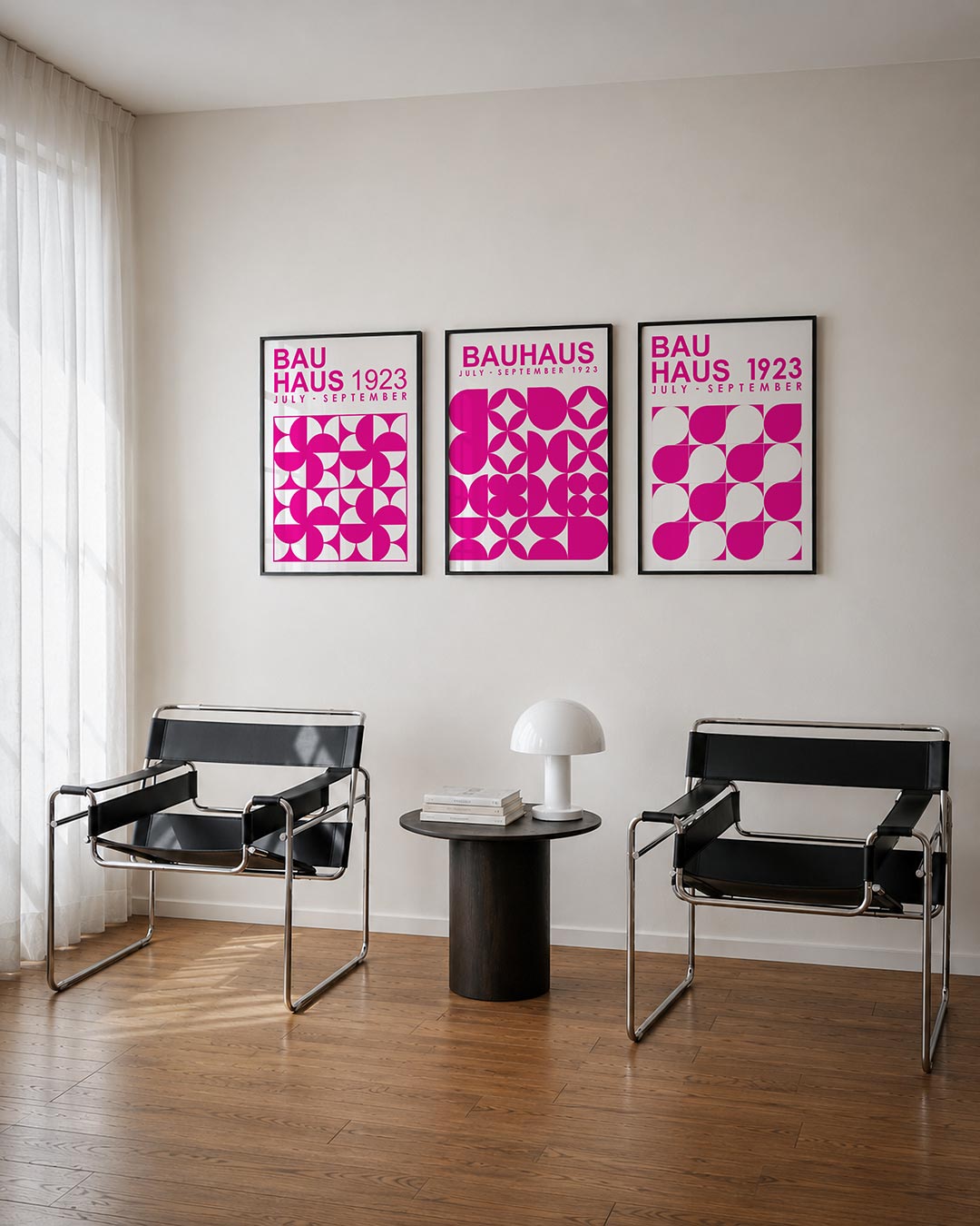 Vorm en kleur posterset – tweede productweergave – deze posterset in drie delen toont een levendig spel van roze en wit.