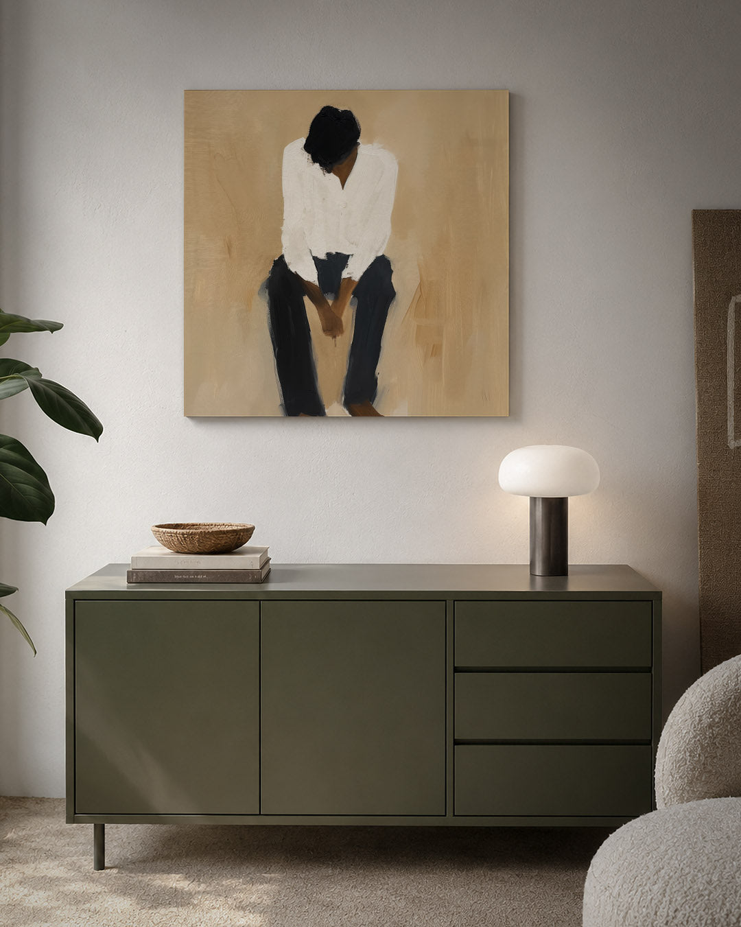 Zittende figuur kunstwerk – detailweergave – dit kunstwerk toont een zittende figuur in een rustige pose. De zachte beige