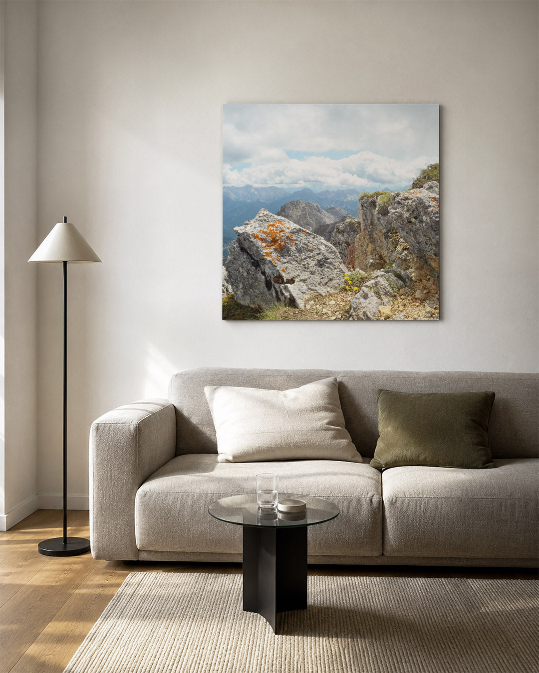 Berglandschap met rotsen kunstwerk – vierkante wanddecoratie – deze kunstwerk toont een indrukwekkend berglandschap met ruige