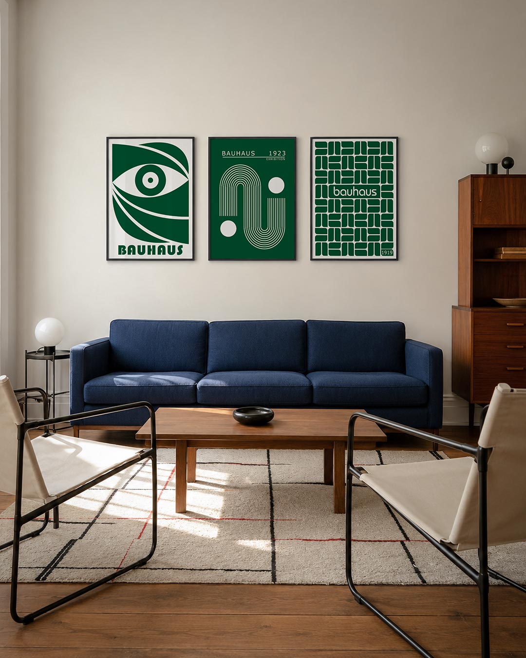 Oog en lijnen driedelige posterset – een groene vorm met een oog in het midden, omgeven door vloeiende lijnen en scherpe