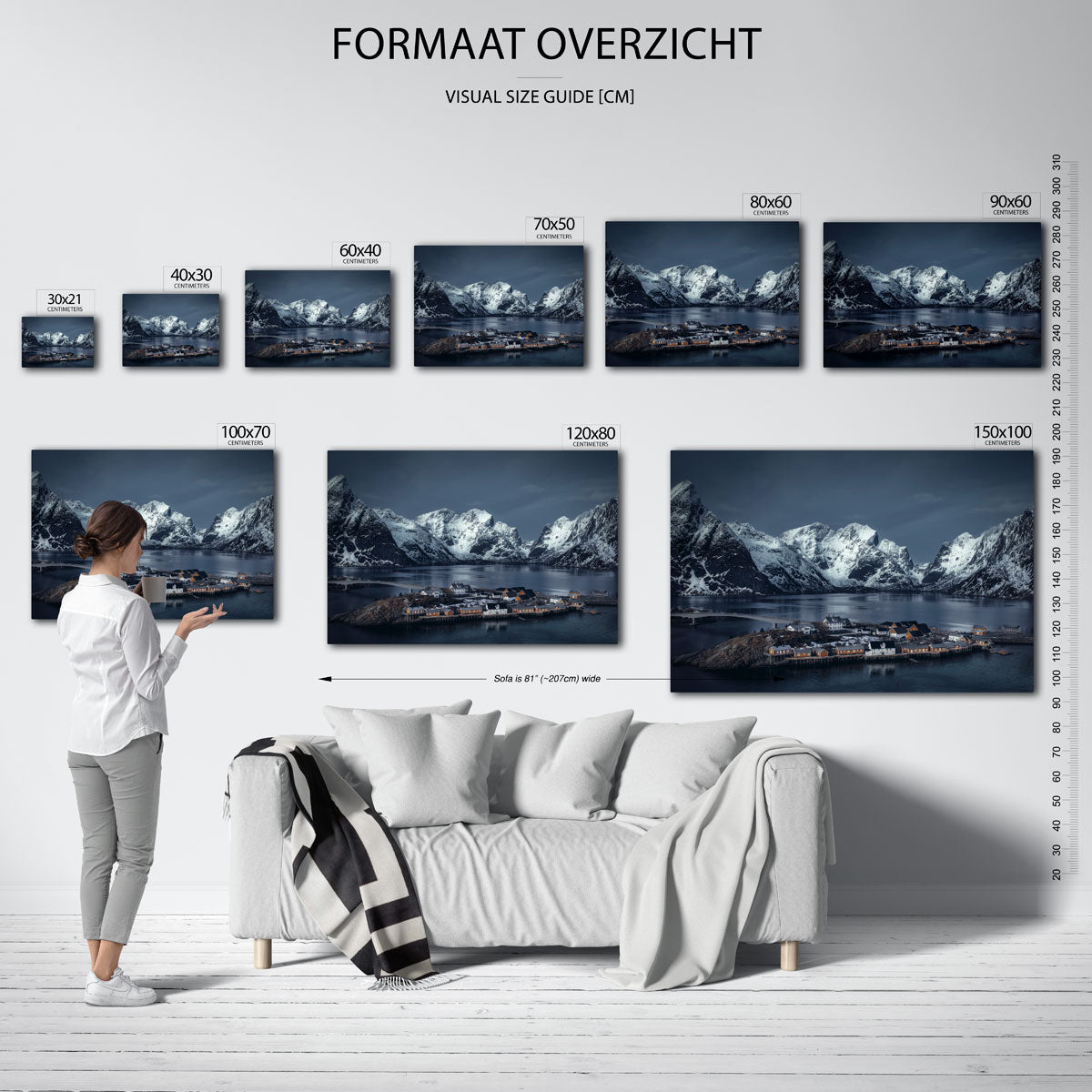 Berglandschap met dorp poster – sfeerbeeld – een scène van besneeuwde bergen en een klein dorp aan het water, met een rustige