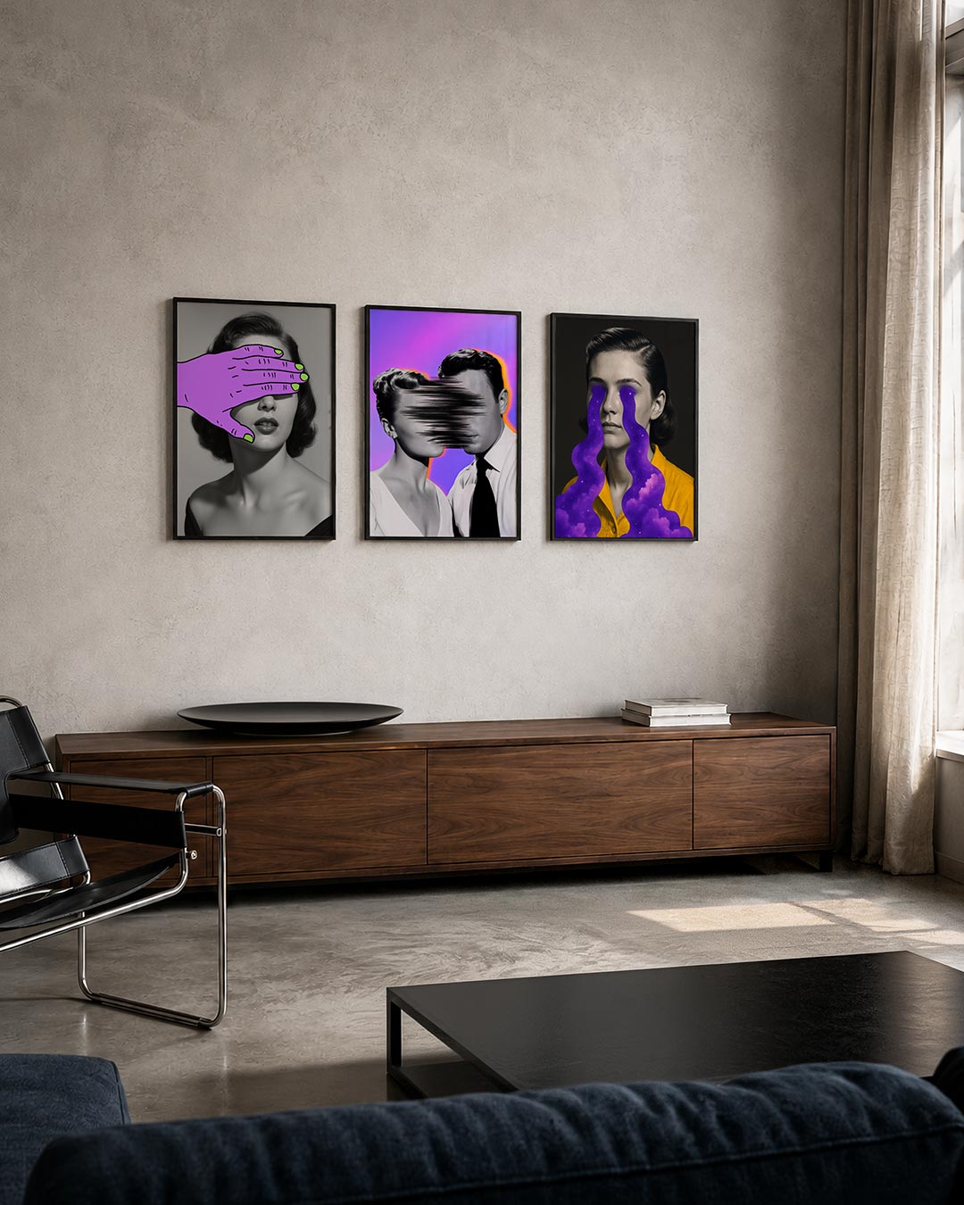 Kleurrijke hand posterset – tweede productweergave – een zwart-wit portret met een opvallende paarse hand die de